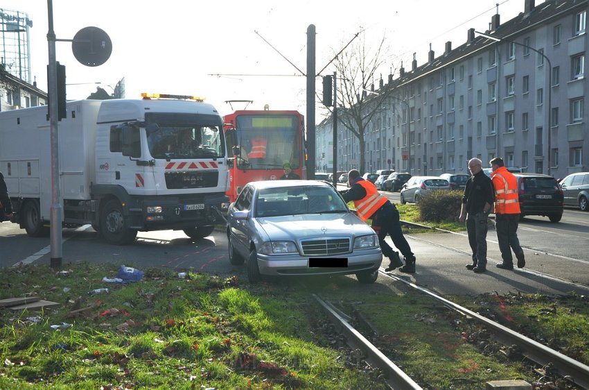 VU Koeln PKW Bahn Amsterdamerstr Friedrich Karlstr P096.JPG